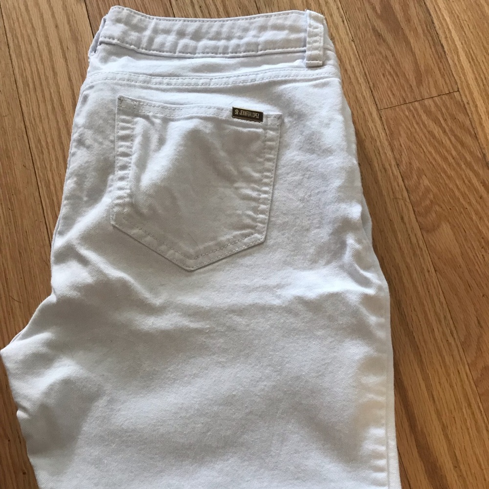 Jennifer Lopez White Denim Capris
